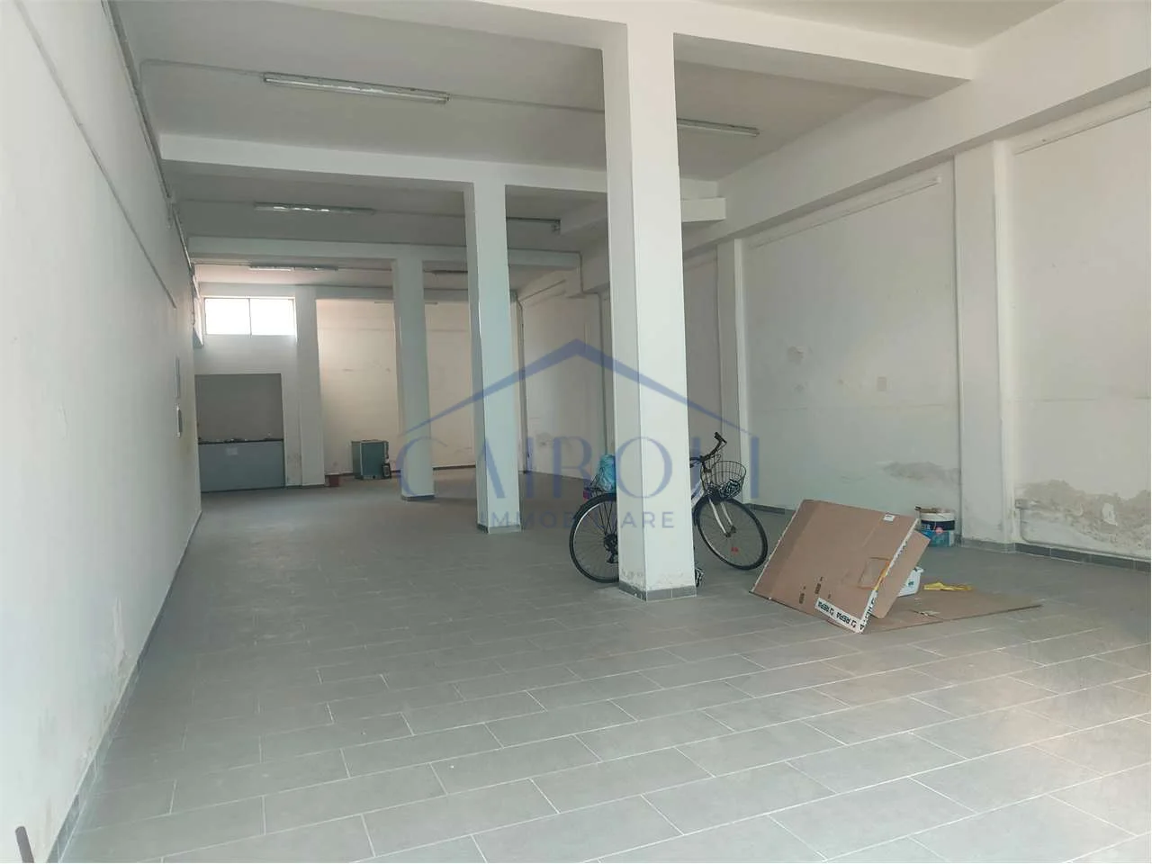 Locale comm.le ampio via perotti a Lecce - foto 1